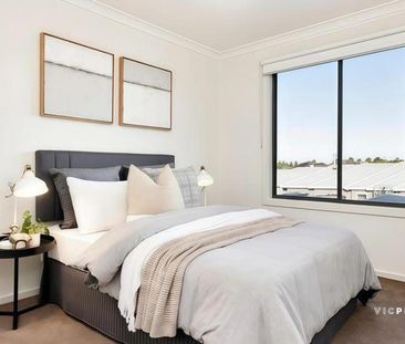 Parkside Family Living in Prime Location - Photo 4