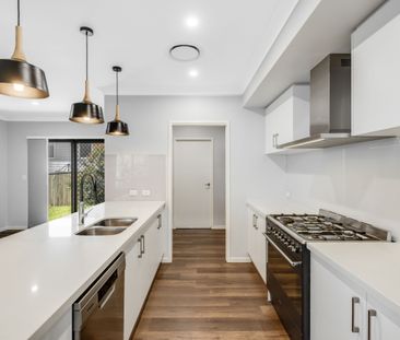 118 Webcke Crescent - Photo 4