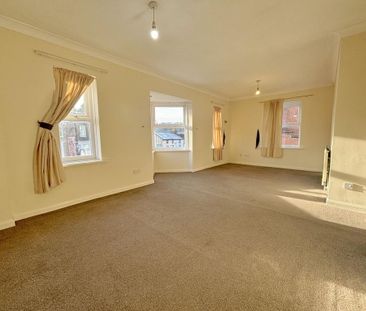 3 bedroom flat to rent - Photo 6