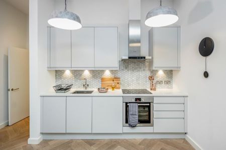 2 bedroom serviced apartment to rent - Photo 2