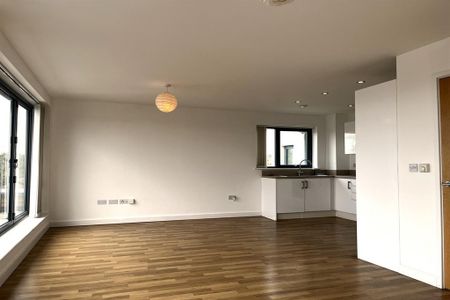 2 bedroom apartment to rent - Photo 4