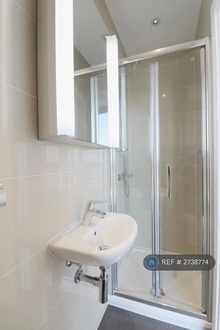 2 bedroom penthouse to rent - Photo 5