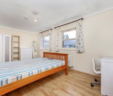 4 bedroom terraced house to rent - Photo 2