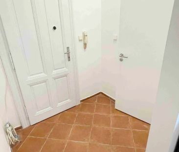 Pronájem bytu 1+kk v ulici Braunerova, Praha 8 - Libeň - Photo 3