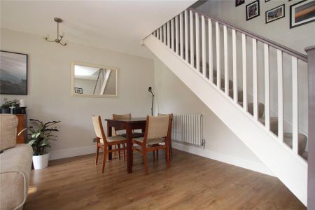 Rokeby Court, Woking - 2 bedrooms Property for lettings - Seymours - Photo 2