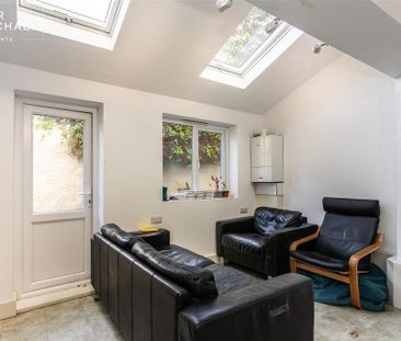 6 bedroom terraced house to rent - Photo 1