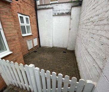 1 bedroom semi-detached house to rent - Photo 1