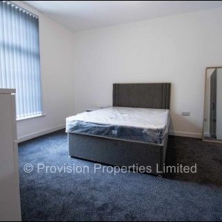 2 Bedroom Apartments in Leeds - Photo 1