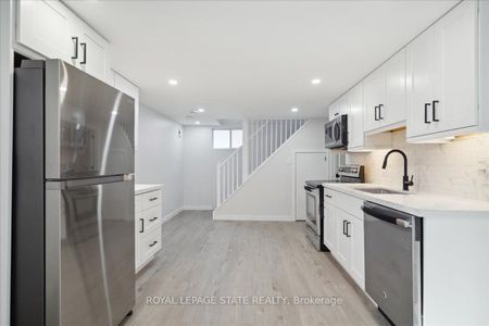 Detached Home For Lease | X8126100 - Photo 2