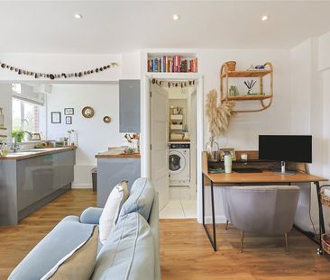 Upper Richmond Road, Putney, SW15 6JE - Photo 2