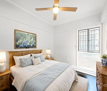 Character 3 bedroom home in Prime Location - Photo 4