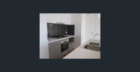 Modern townhouse close to transport! - Photo 2