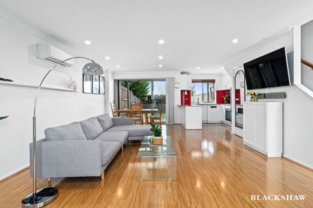 40 Lansdown Crescent, Casey ACT 2913 - House For Rent | Domain - Photo 3
