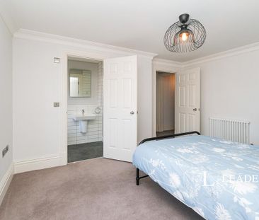 4 bedroom terraced house to rent - Photo 1