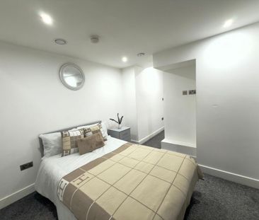 1 bedroom in a flat share to rent - Photo 1