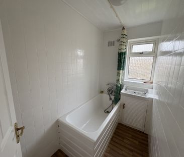 Melvyn Close, Waltham Cross, Goffs Oak - Photo 4