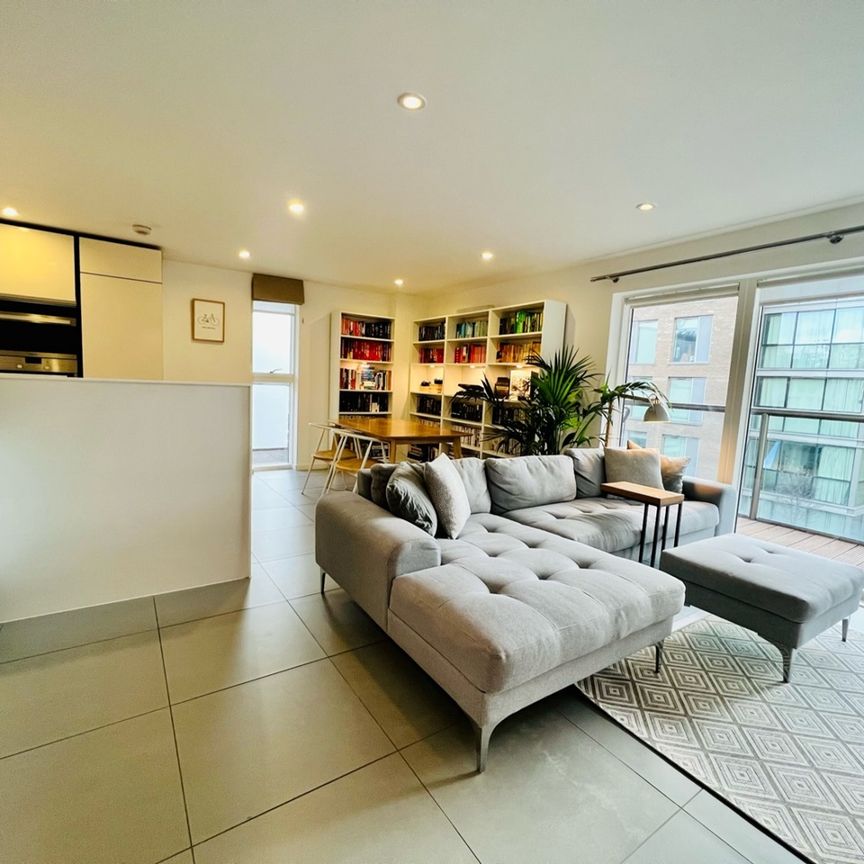 3 Bed Flat, Dance Square, EC1V - Photo 1
