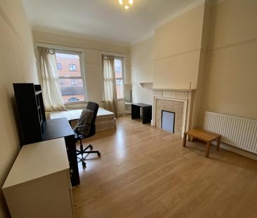 4 bedroom house share to rent - Photo 3