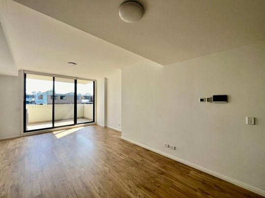 Spacious Two Bedrooms Apartment - Photo 1