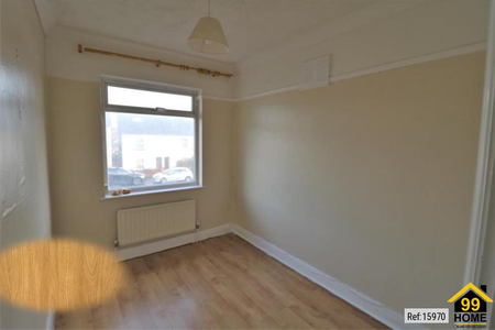 3 bedroom semi-detached house to rent - Photo 5