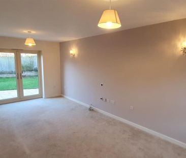 4 BED Detached house To rent - Photo 2