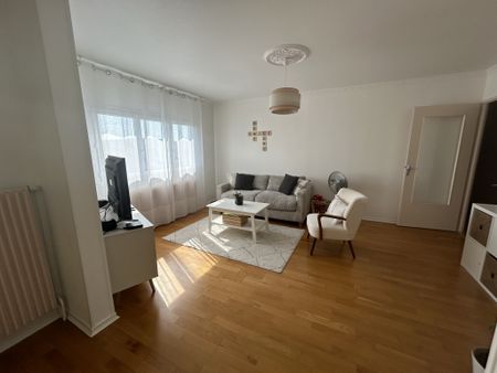 Location Appartement 3 pièces 73m² LE CREUSOT 71200 - Photo 3