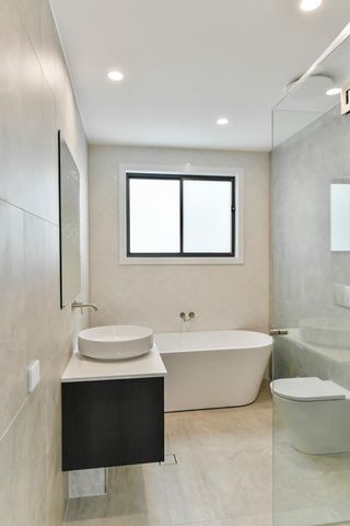 Near New 4 Bedroom Home! - Photo 5