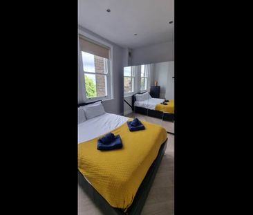 2 Bed Flat, Heath Street, NW3 - Photo 3