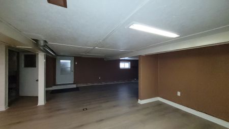 For Lease - 35 47th Street, Wasaga Beach, Ontario - Photo 3