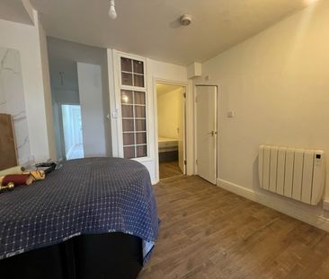 3 Bed Flat, St. Mary Road, E17 - Photo 6