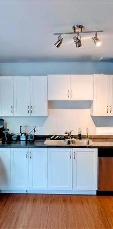 Immeuble - 560 Jacques-Cartier 4 ½ – Spacieux Et Lumineux - Photo 1
