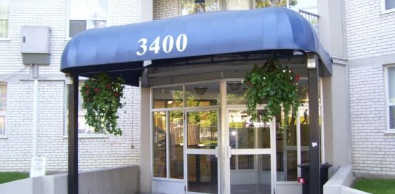 3400 Keele Street - Photo 2