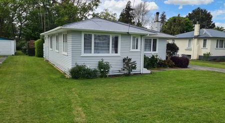 Easy living with great location - Photo 2