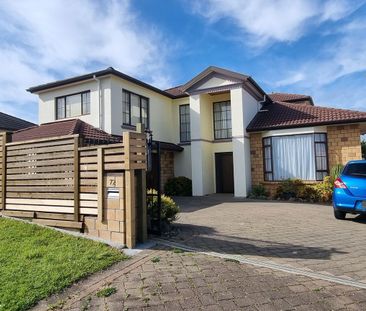 Luxury 4-Bedroom&comma; 3-Bathroom Designer Family Home - Photo 5