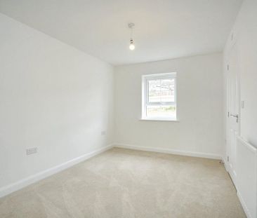 3 bedroom semi-detached house to rent - Photo 6