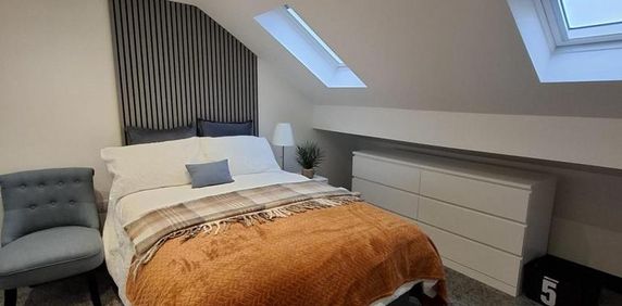 1 bedroom in a house share to rent - Photo 2