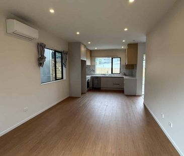 Brand new modern home in Mt Wellington - Photo 4