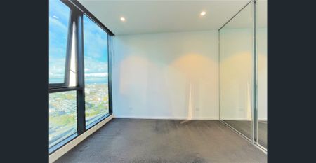 Bright and Spacious 3 bedroom apartment on level 42 with amazing views! - Photo 5