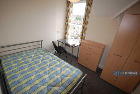 3 bedroom semi-detached house to rent - Photo 4
