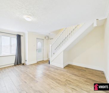 Price £1,300 pcm - Available Now - Unfurnished - Photo 4