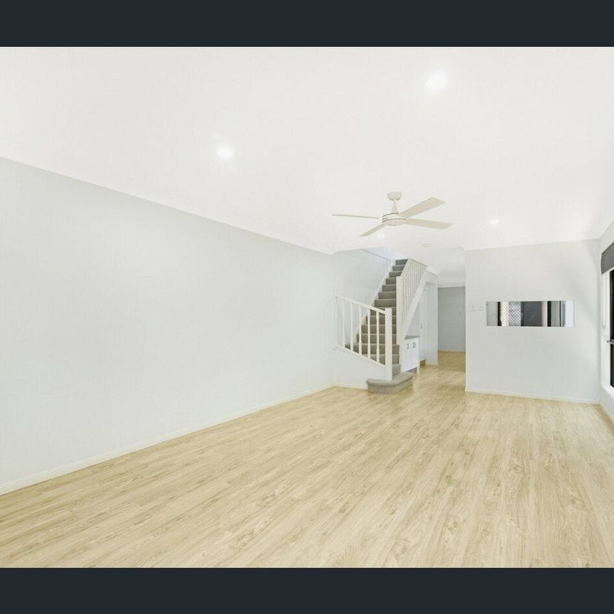 Stylish Coastal Living in a Prime Miami Location - Photo 1