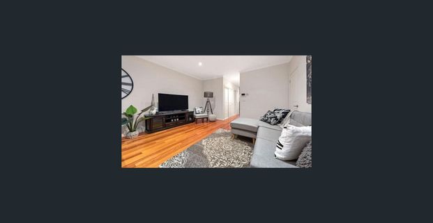 Style in sought after Location. - Photo 1