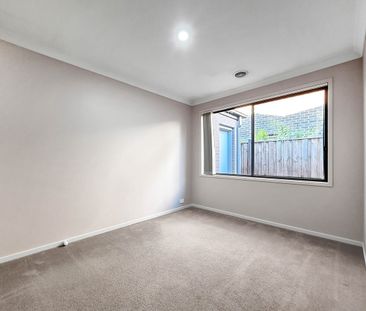 25 Hollywood Avenue, Point Cook, Vic 3030 - Photo 6