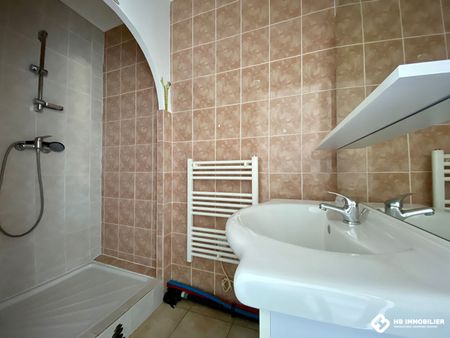 Location Appartement 2 pièces 42m² LE COTEAU 42120 - Photo 5