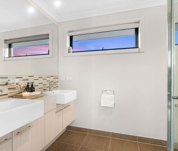 21 Muster Drive, Aintree, Vic 3336 - Photo 2