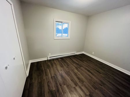 For Lease - 122 SIDNEY Street, Belleville, Ontario - Photo 2