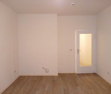 Striesen: Große 2-Zimmerwohnung mit Wannenbad- ab sofort beziehbar! - Foto 1