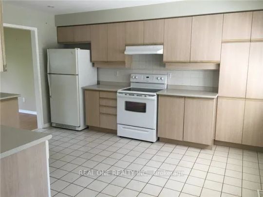 Detached Home For Lease | W9048314 - Photo 1