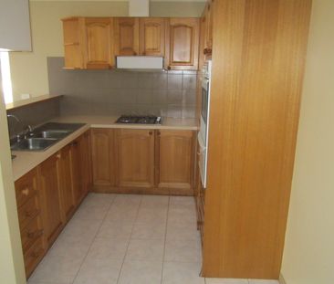 Large 3 Bedroom Unit - Photo 2