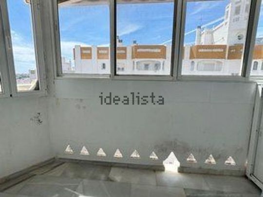 Alquiler de piso en Calle Sagitario - Photo 1